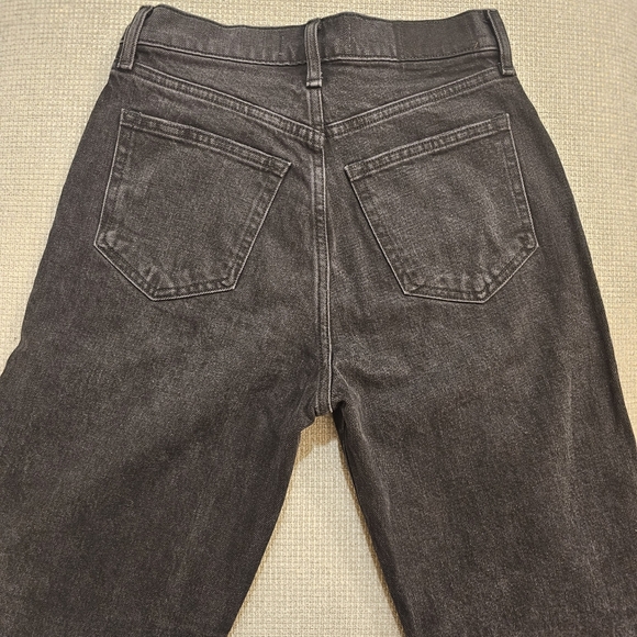A&F - 80s Mom High Rise Jeans - 25R - Black - Picture 7 of 8